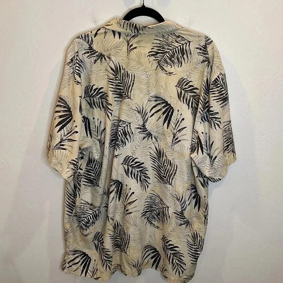 TOMMY BAHAMA PALM PRINT CAMP SHIRT XXL WOODEN BUTTONS 70% silk 30% coolmax poly - Picture 4 of 9